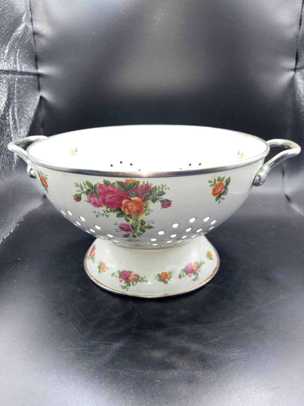 Old Country Rose Enamel Colander Handles Pedestal Base White/ Rose Pattern VTG